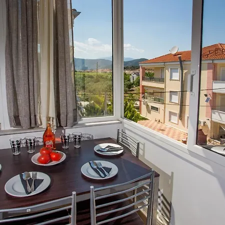 Apartament Ammos & *